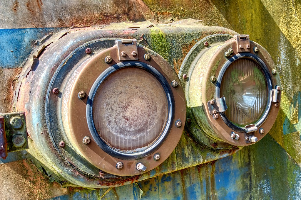 HDR urbex trein train chemin de fer Junkyard urban graffiti oldtimer junk decay vervallen abandoned abondonne vandalisme